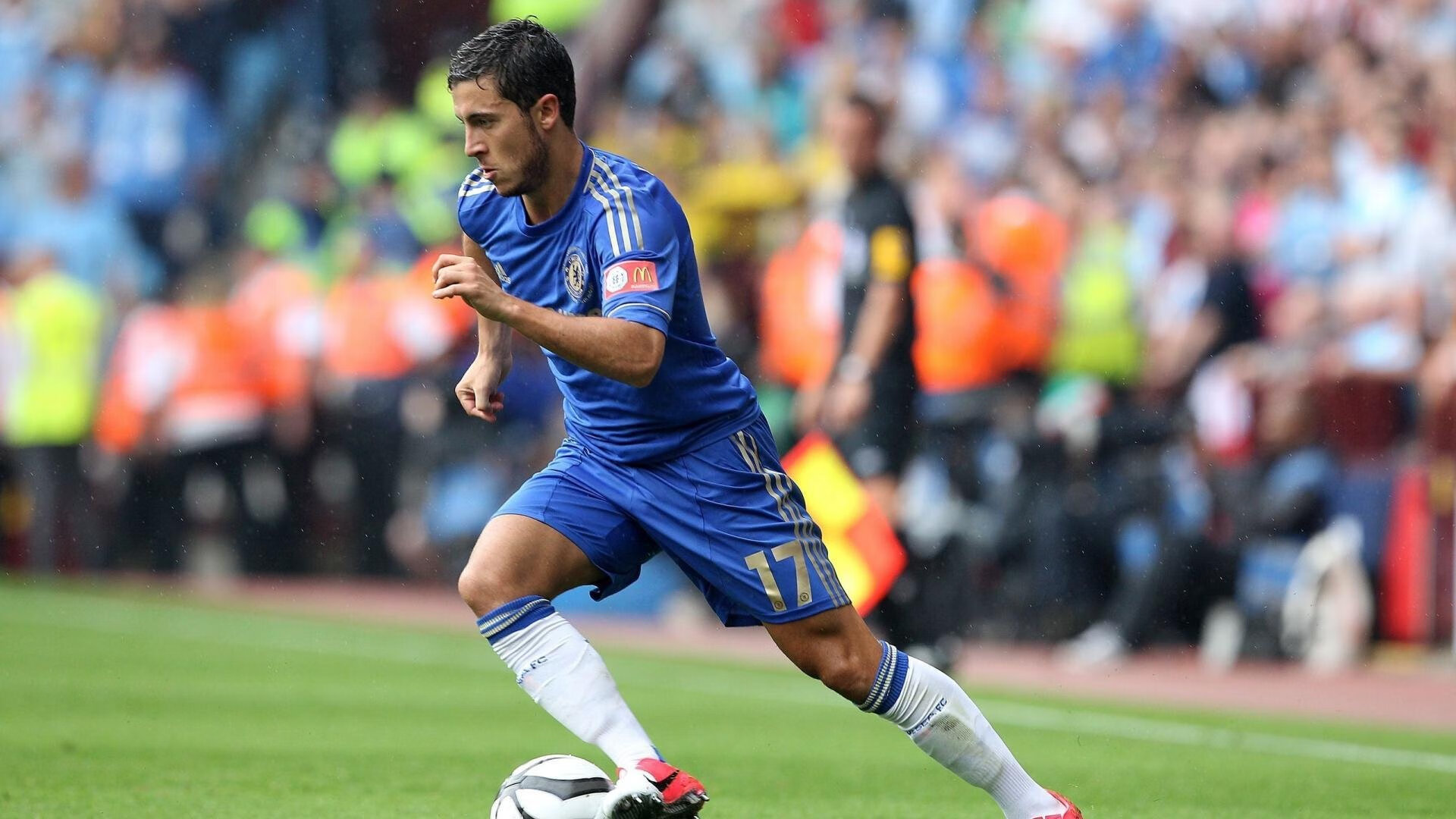 曼城的前场高压与中场渗透形成了高效进攻闭环,曼城主力前锋是谁